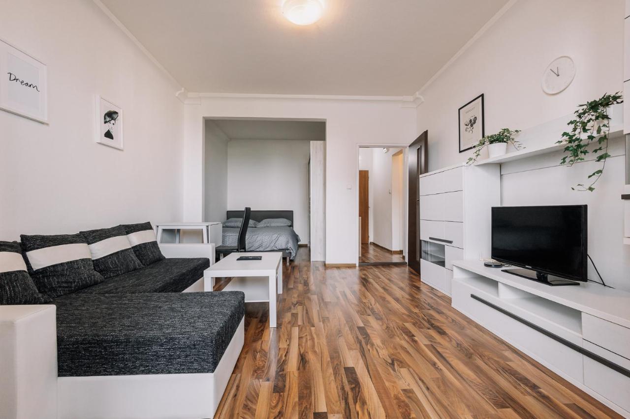 Cozy Apartment In Ruzinov Bratislava Buitenkant foto